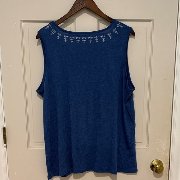 Bobeau Plus Size Embroidered Boho Style Blue Sleeveless Hip Length Top Size 1x - Picture 4 of 5
